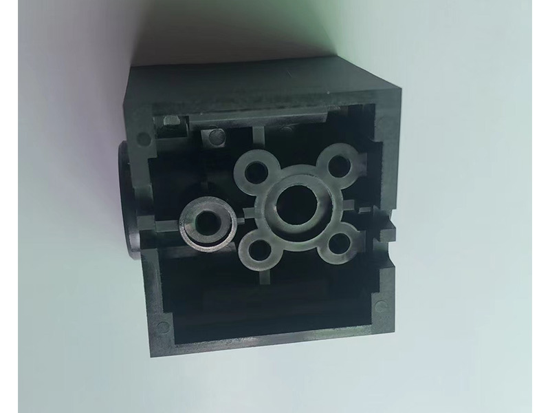 客戶來廠用干冰去PPS毛刺效果對比 