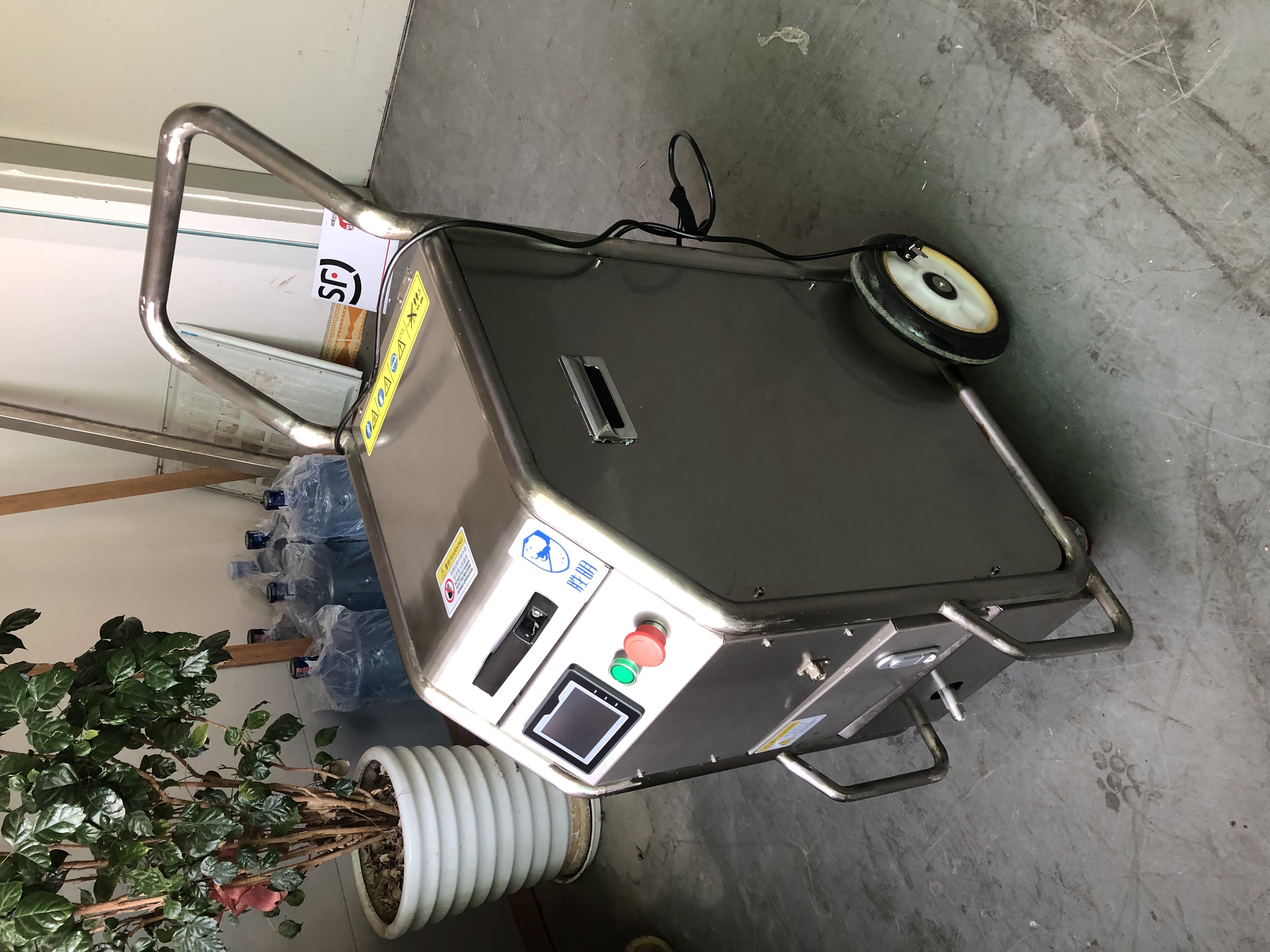 干冰清除電池托盤焊接黑煙 